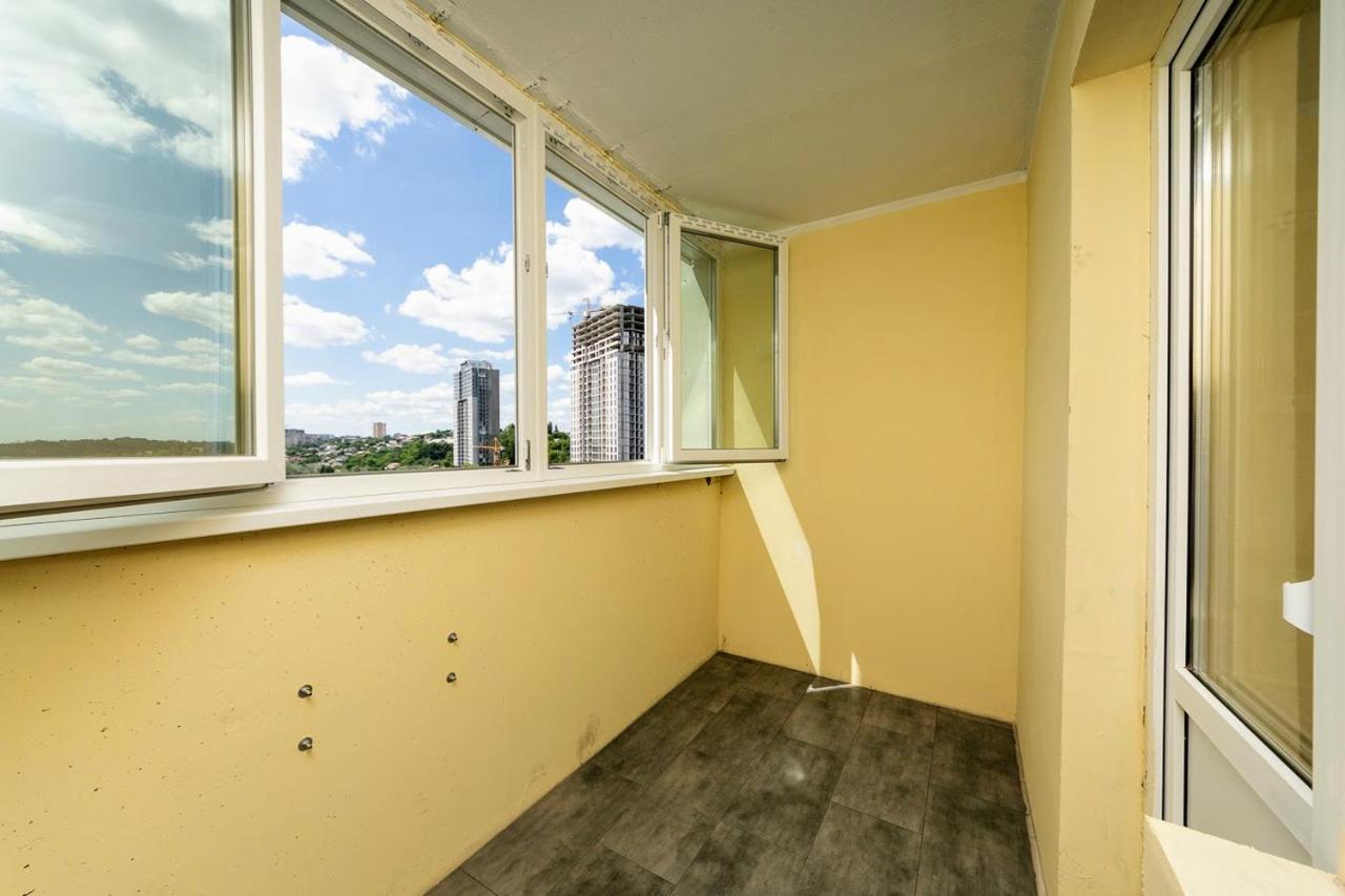 Новая Квартира Переулок Ясиноватский 11 Kiev Buitenkant foto